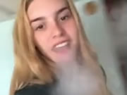 Blondes perfektes Körper-Selfie